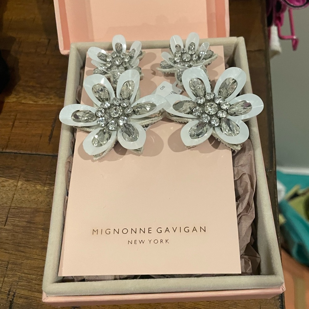 BRAND NEW IN BOX Mignonne Gavigan Kira double statement earrings in white 🤍 - Picture 8 of 8